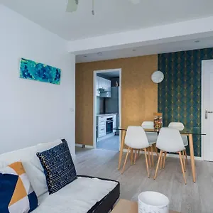  Appartement Lumineux, Et Chaleureux